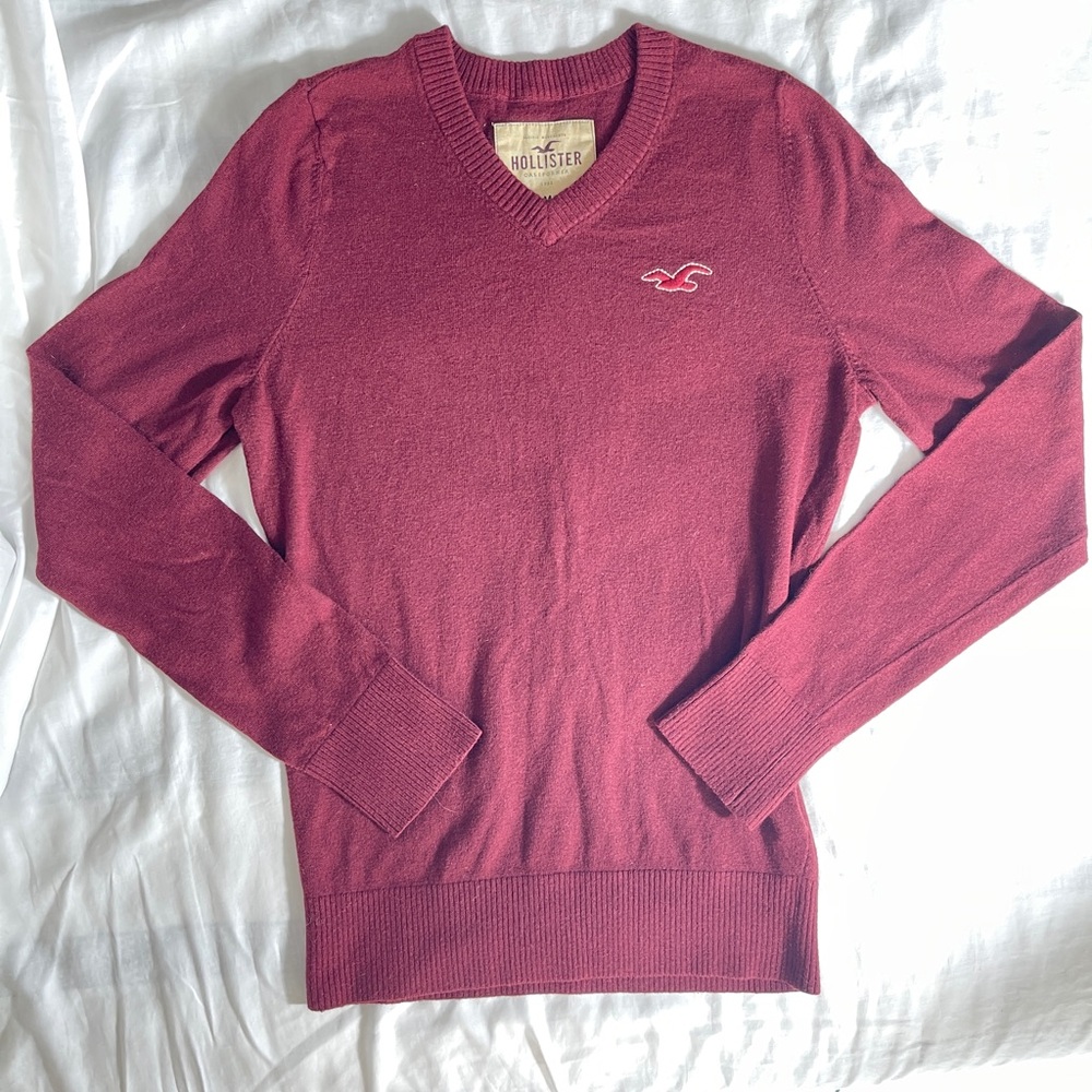 Hollister Burgundy V/ Neck Sweater-Women's Medium  (Cozy Holidsy Color) Vintage